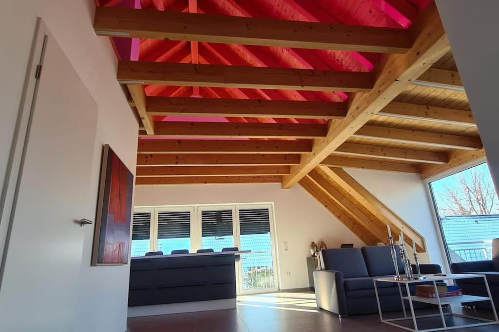 Moderne Ferienunterkunft/Wohnung Burgthann Buitenkant foto
