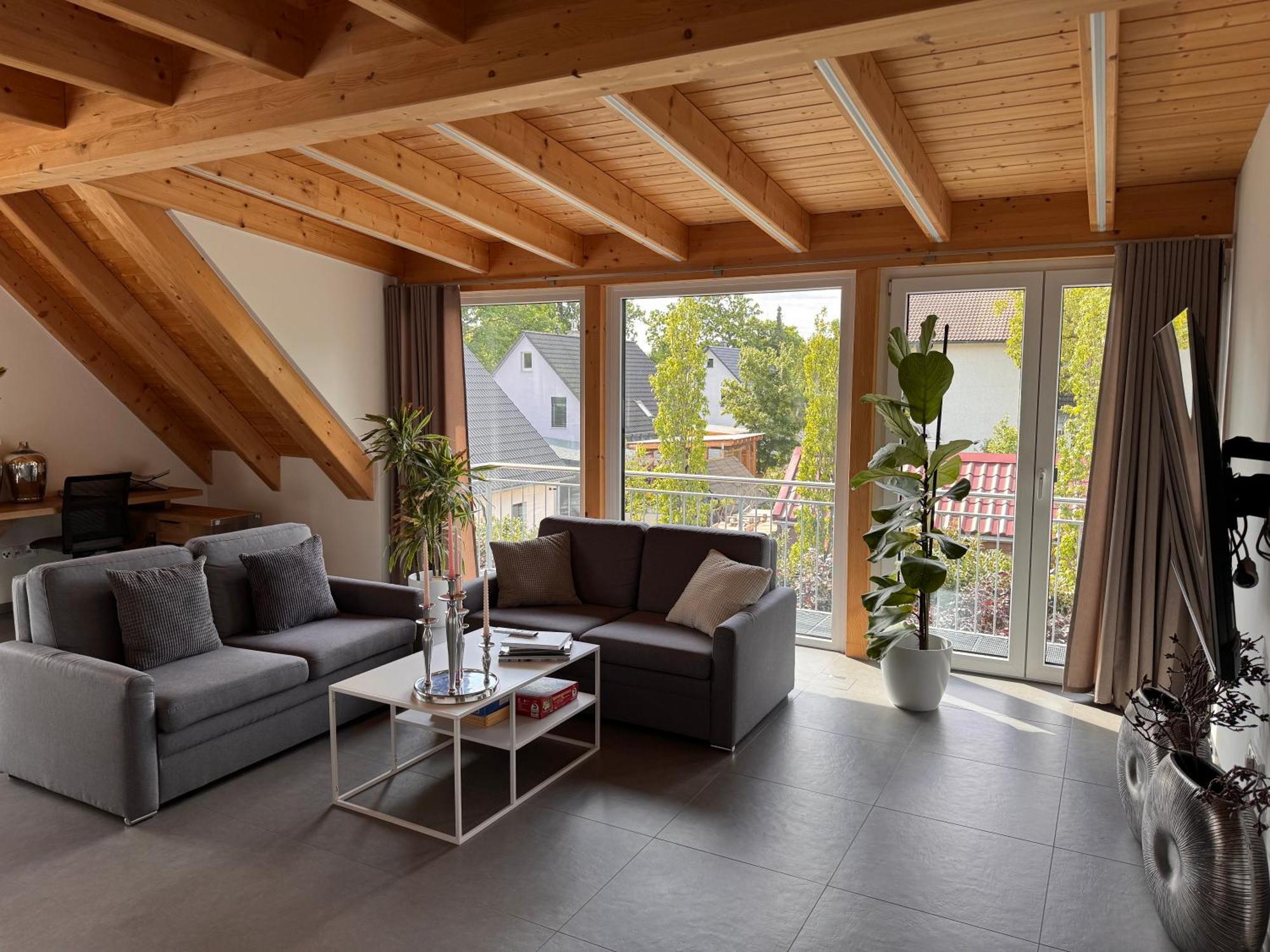 Moderne Ferienunterkunft/Wohnung Burgthann Buitenkant foto